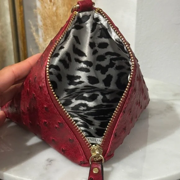 Patrizia Luca Red Ostrich Faux Leather Triangle Wristlet Clutch Handbag Purse - Picture 6 of 6